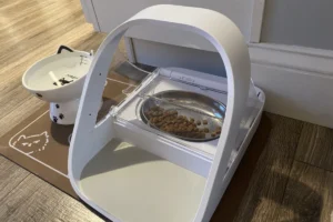 SureFeed Cat Microchip feeder with cat kibble inside